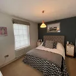 Gorgeous 2 Bedroom Edge Of Cabot Circus Бристоль