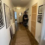 Gorgeous 2 Bedroom Edge Of Cabot Circus Апартаменти