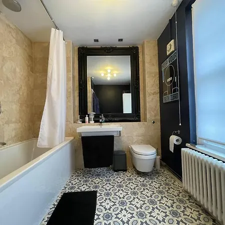 Gorgeous 2 Bedroom Edge Of Cabot Circus Apartman *