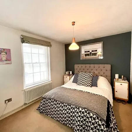 Apartman Gorgeous 2 Bedroom Edge Of Cabot Circus Bristol