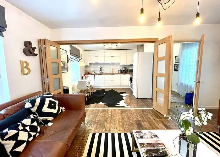 Gorgeous 2 Bedroom Edge Of Cabot Circus Apartment Bristol