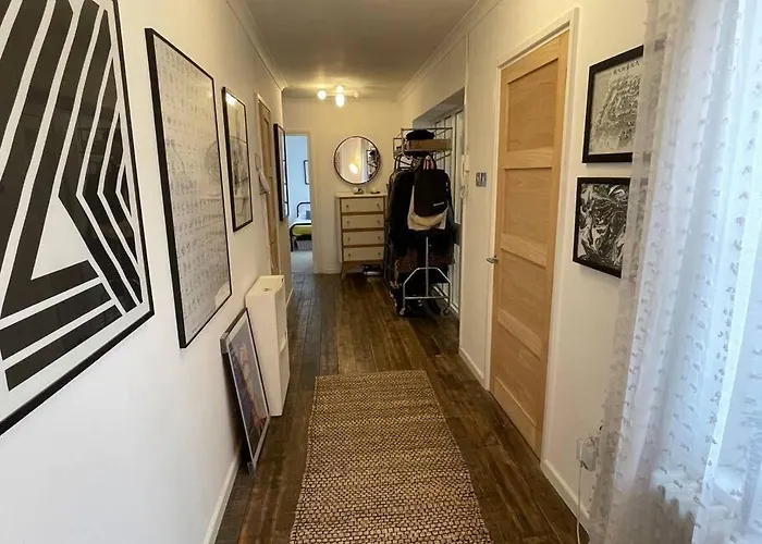 Gorgeous 2 Bedroom Edge Of Cabot Circus Apartment