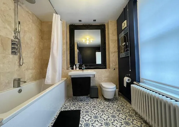 Gorgeous 2 Bedroom Edge Of Cabot Circus Lejlighed *