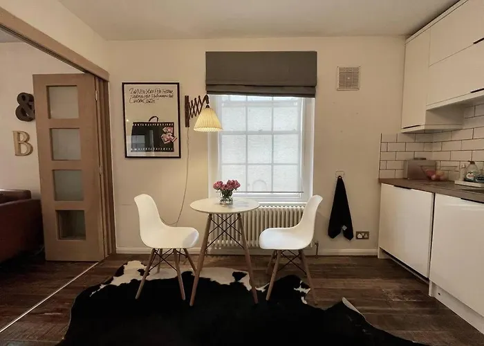 Διαμέρισμα Gorgeous 2 Bedroom Edge Of Cabot Circus